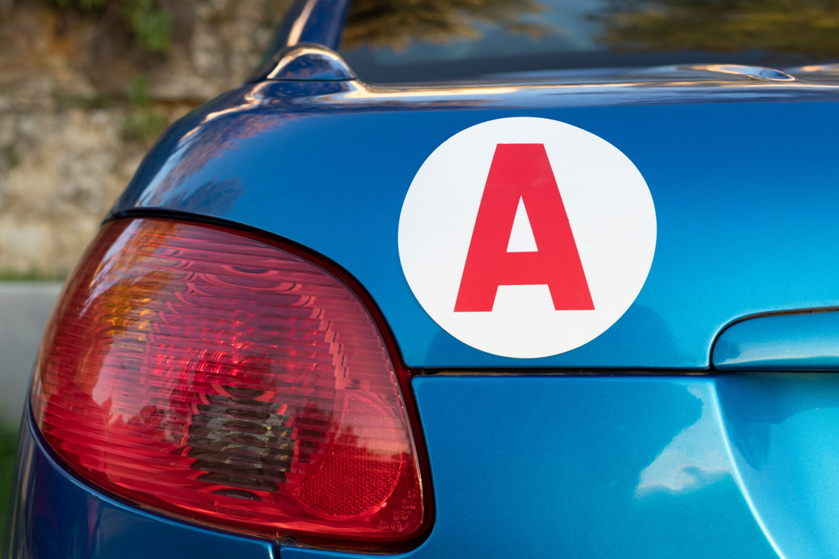 Poster Nouveau permis de conduire. Macaron jeune conducteur